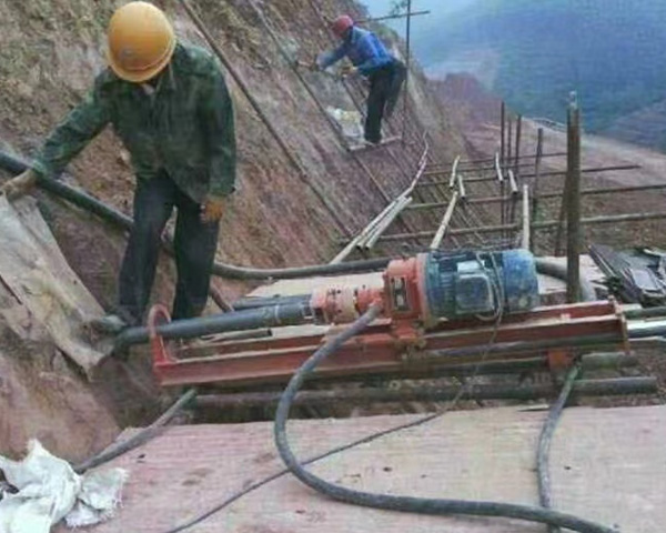 錨噴支護(hù)設(shè)備